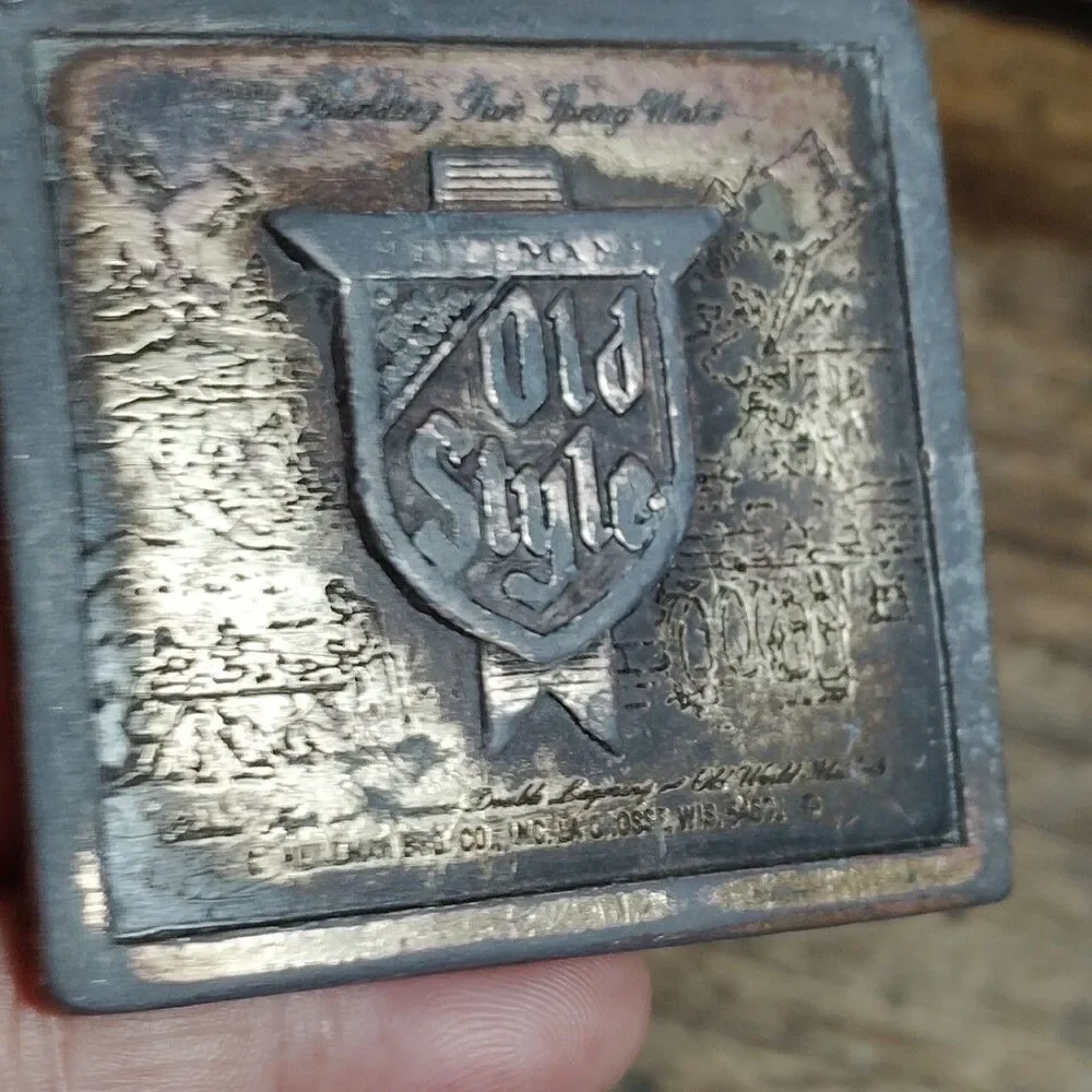 Vintage 1975 Heilemans OLD STYLE Beer Logo Brass BELT BUCKLE Map Bergamot